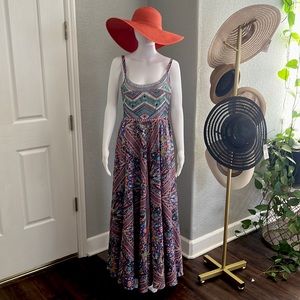 Beautiful colorful Maxi dress size 10-12
